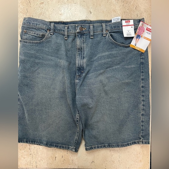 NWT Wrangler Five Star Relaxed Fit Denim Shorts Size 44 - Picture 1 of 5